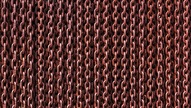 Rusty chain links
